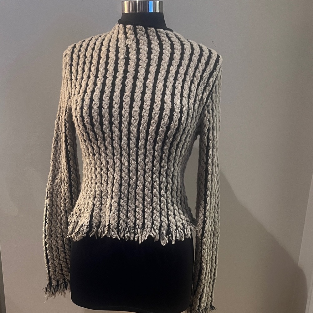 Elegant Black and tan Women's Sweater
